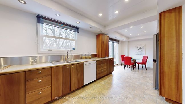 33 Ransom St, House other with 4 bedrooms, 3 bathrooms and 4 parking in Aurora ON | Image 17