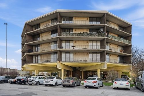 505-2304 Holiday Ter, Lansing, IL, 60438-1658 | Card Image