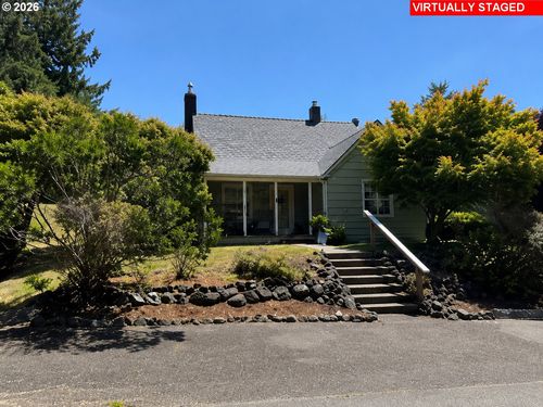 558 11th Ave, Coos Bay, OR, 97420-5207 | Card Image