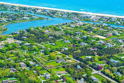 19 Quaquanantuck Ln, Quogue, NY, 11959-4271 | Card Image