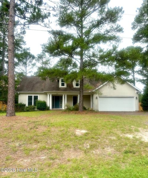 215 Horseshoe Dr, Southern Pines, NC, 28387-2632 | Card Image