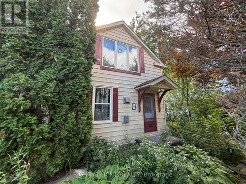 69 Berry St, Meaford, ON, N4L1G4 | Card Image