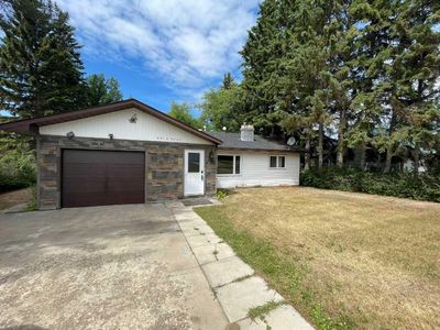 4916 53 St, House detached with 4 bedrooms, 3 bathrooms and 3 parking in Alix AB | Image 1