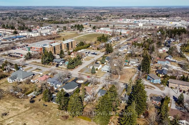 35 Fittons Rd E, House other with 3 bedrooms, 2 bathrooms and 4 parking in Orillia ON | Image 49
