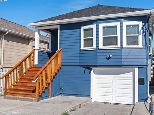 1564 Bridge Ave, Oakland, CA, 94601-3624 | Card Image