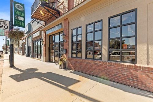 917-915-917 N Broadway St, Pittsburg, KS, 66762-3907 | Card Image