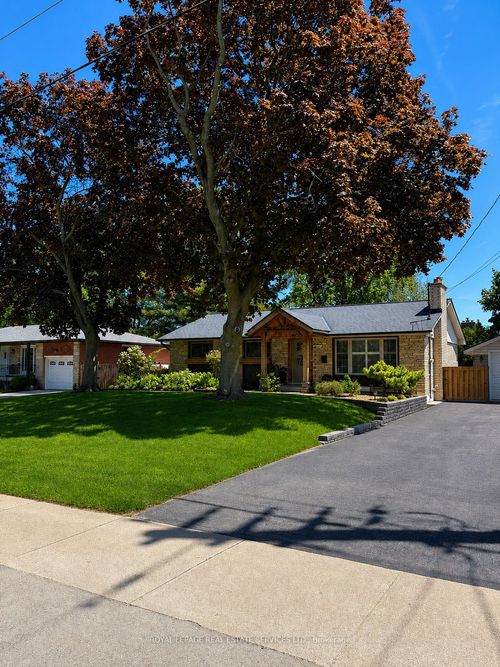 20 Casablanca Blvd, Grimsby, ON, L3M3Z1 | Card Image