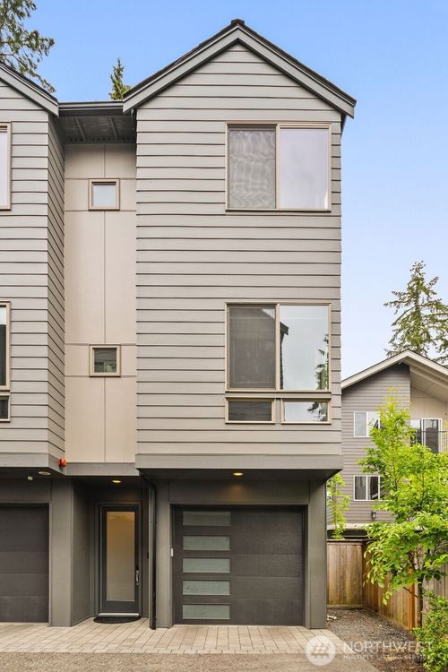 18355 3rd Ave Ne, Shoreline, WA, 98155-3541 | Card Image
