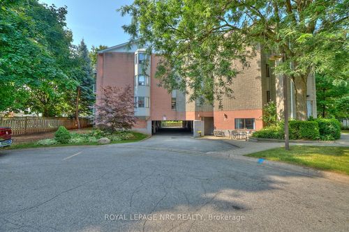 201-5 Niagara St, Grimsby, ON, L3M5A3 | Card Image