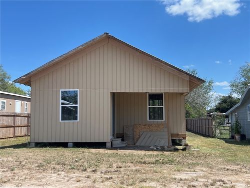 1708 Hackberry, Three Rivers, TX, 78071-2667 | Card Image