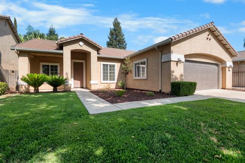 1486 Firestone Dr, Tulare, CA, 93274-7840 | Card Image