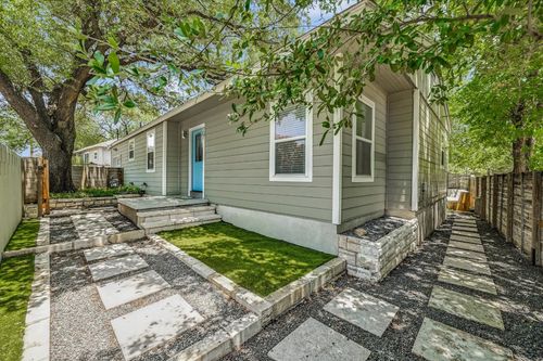 907 Chicon St, Austin, TX, 78702-2724 | Card Image
