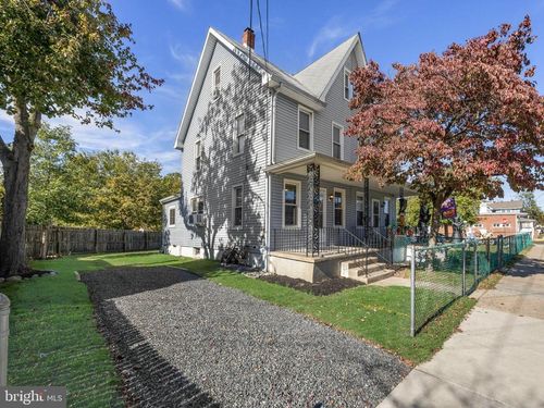 105 E Washington St, Riverside, NJ, 08075-3822 | Card Image