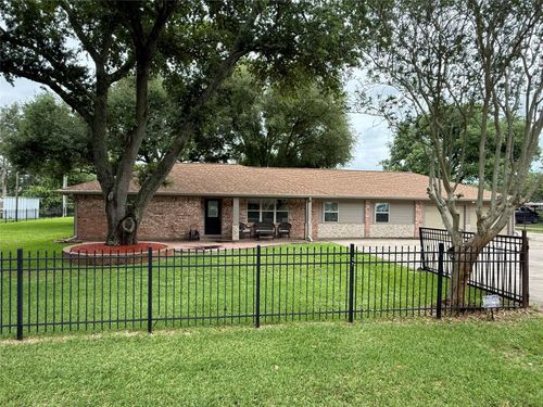 9326 Kostelnik St, Needville, TX, 77461-7923 | Card Image