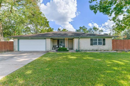 109 E Shadowbend Avenue, Friendswood, TX, 77546 | Card Image