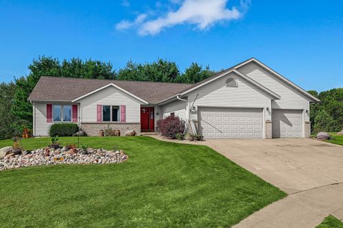 402 Hunter Court, Holmen, WI, 54636 | Card Image