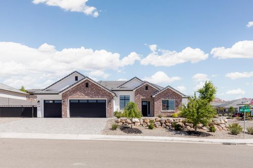 716 W Sunny Ledge Dr, Washington, UT, 84780-3576 | Card Image