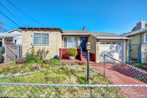 7608 Arthur St, Oakland, CA, 94605-2724 | Card Image