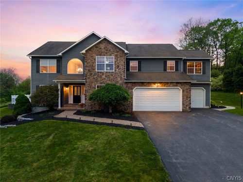5463 Golden Heights Dr, Fayetteville, NY, 13066-9615 | Card Image