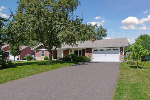 428 Saint Peter Ave E, Delano, MN, 55328-9128 | Card Image