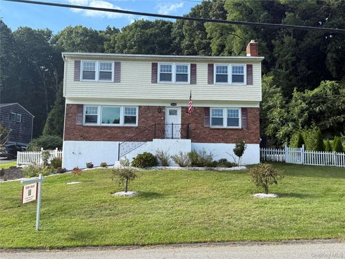 3123 Douglas Dr, Yorktown Heights, NY, 10598-2816 | Card Image