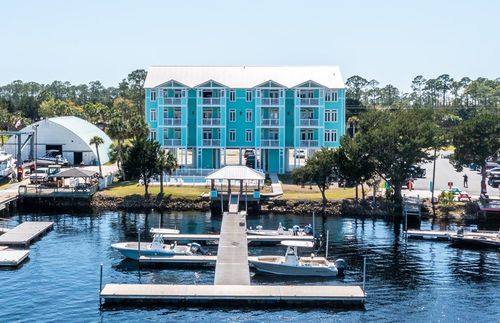 2c-6990 Sw Highway 358, Steinhatchee, FL, 32359-8111 | Card Image