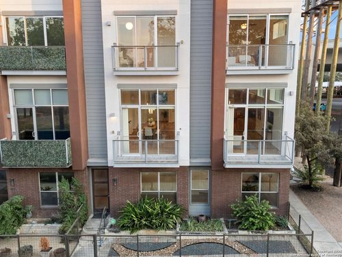 1126 E Quincy St, San Antonio, TX, 78212-4516 | Card Image