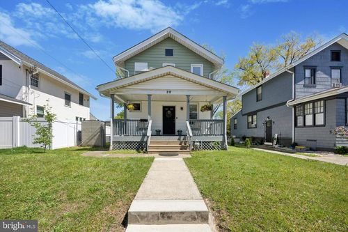 29 W Avon Rd, BROOKHAVEN, PA, 19015-3206 | Card Image