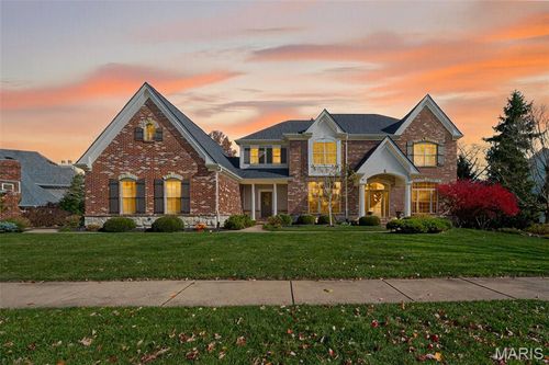 1423 Country Lake Estates Dr, Chesterfield, MO, 63005-4348 | Card Image