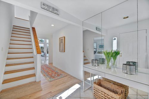 94 S Country Rd, Remsenburg, NY, 11960-2029 | Card Image