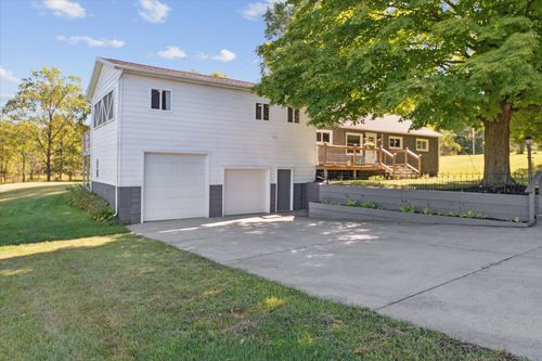 8590 Greenfield Hwy, Bellevue, MI, 49021-9495 | Card Image