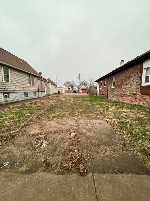 509 W Columbus Dr, East Chicago, IN, 46312-2537 | Card Image