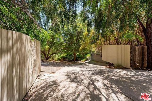 22760 Chamera Ln, Topanga, CA, 90290 | Card Image