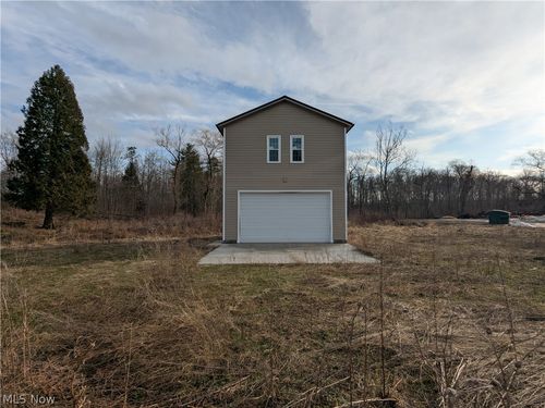 10695 Kinsman Rd, Newbury, OH, 44065-9761 | Card Image