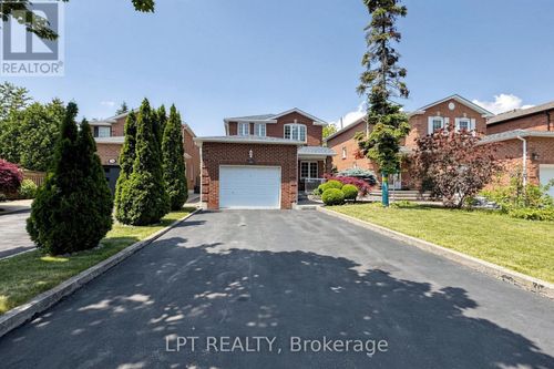 30 Pentland Crescent, Vaughan (Maple), ON, L6A1T5 | Card Image