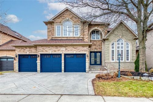 2201 Galloway Dr, Oakville, ON, L6H5M1 | Card Image