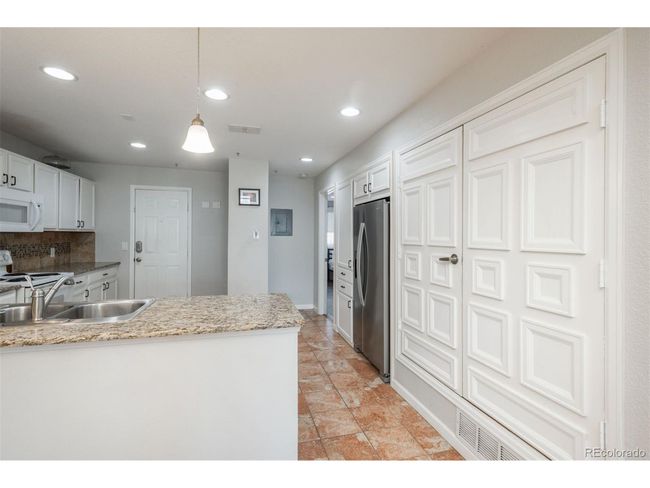 UNIT-303 - 12281 E Tennessee Dr, House attached with 2 bedrooms, 2 bathrooms and null parking in Aurora CO | Image 4