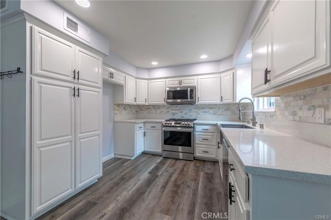 176 - 9000 Vanalden Ave, Townhouse with 2 bedrooms, 3 bathrooms and 2 parking in Northridge CA | Image 13