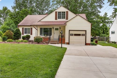 4740 Silverdale Rd, North Olmsted, OH, 44070-2628 | Card Image