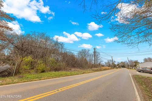 814 Maryville Hwy, Seymour, TN, 37865-5802 | Card Image