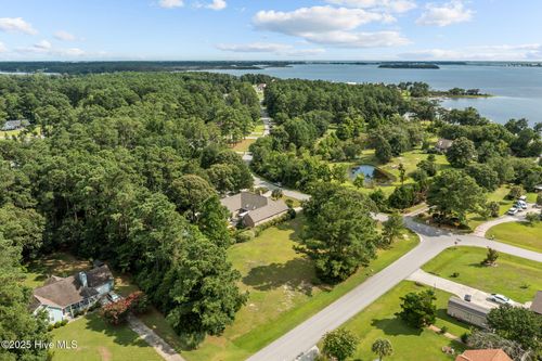 201 Silver Creek Landing Rd, Swansboro, NC, 28584-7790 | Card Image