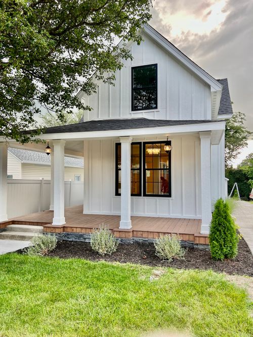 601 N Hill St, South Bend, IN, 46617-1910 | Card Image