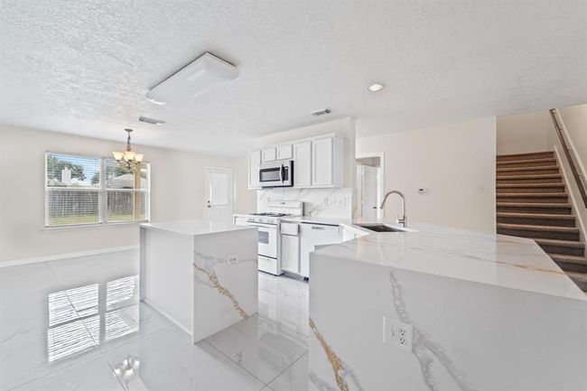 1022 Vera Cruz Dr, House other with 6 bedrooms, 4 bathrooms and 2 parking in Rosenberg TX | Image 7
