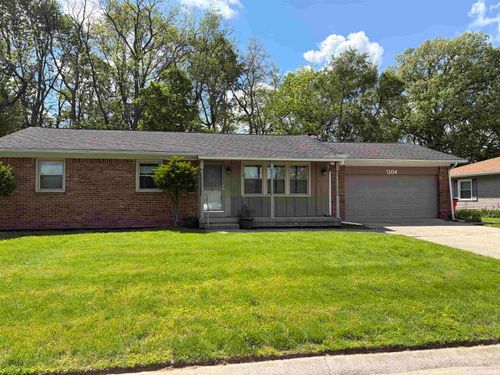 1104 Maxwell Ave, Monticello, IN, 47960-1657 | Card Image