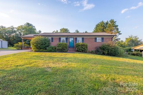 101 Hillsdale Ln, Taylorsville, NC, 28681-3524 | Card Image