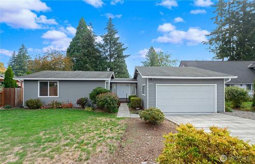 16014 132nd Pl Se, Renton, WA, 98058-7885 | Card Image