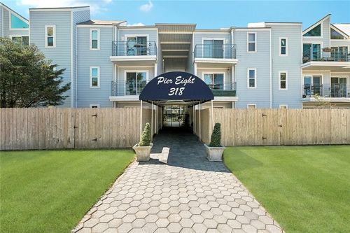 111-318 Lake Marina Ave, New Orleans, LA, 70124-1669 | Card Image