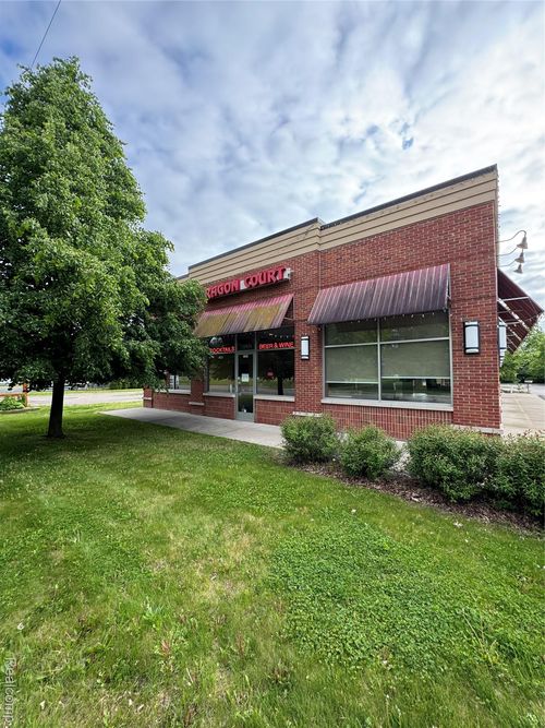 7570 E Mi State Road 36, Hamburg, MI, 48139-1002 | Card Image