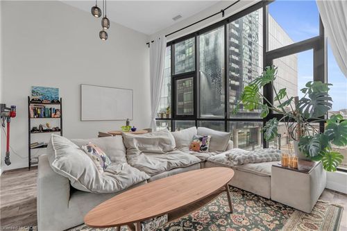 216-100 Garment St, Kitchener, ON, N2G0C3 | Card Image