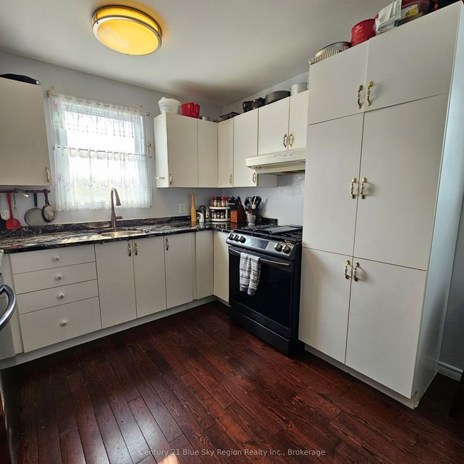 84 Gladstone Ave, House other with 4 bedrooms, 2 bathrooms and 5 parking in North Bay ON | Image 14